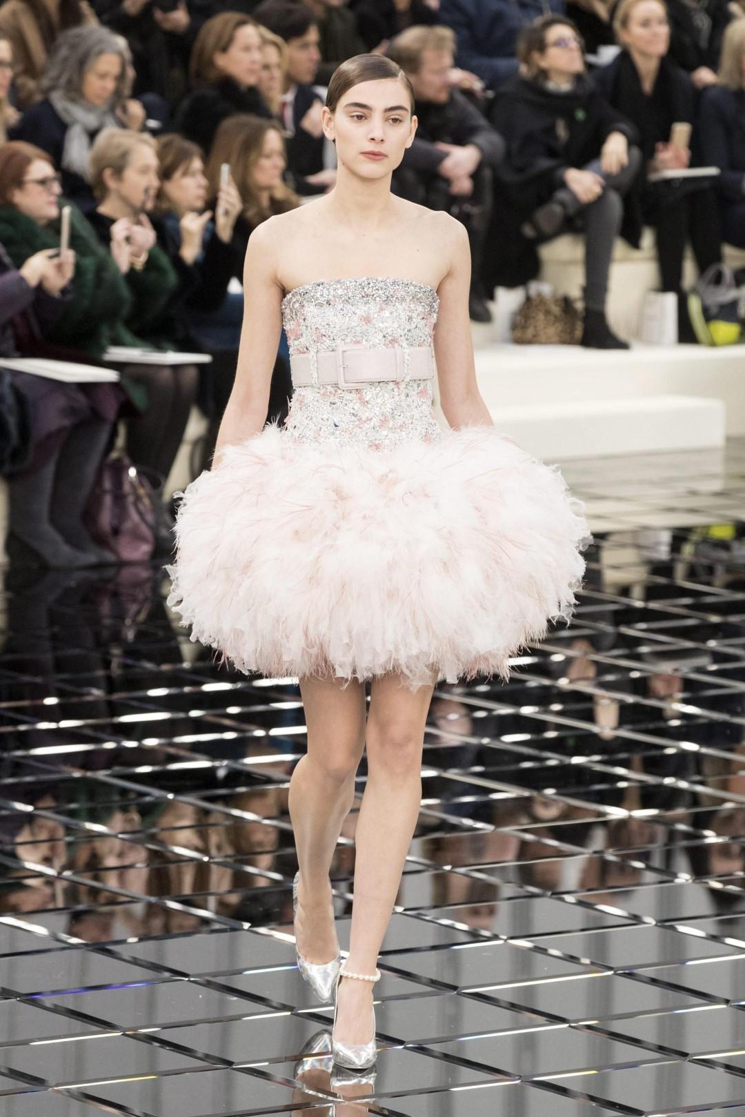 Abito da cocktail ragazza uccisa