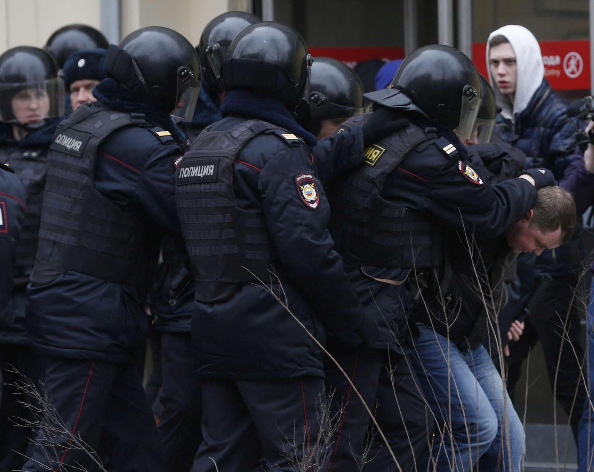 Nuove proteste a Mosca, decine di arresti