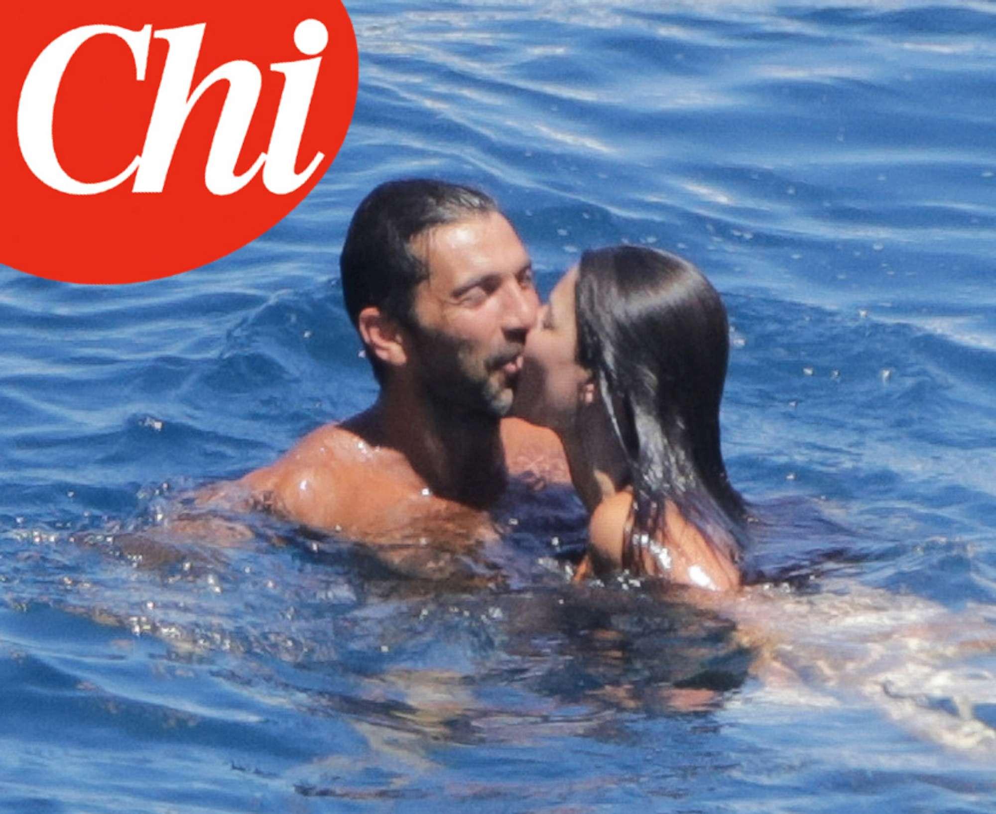 Gigi Buffon e Ilaria D'Amico: passione in alto mare! Gigi Buffon e Ilaria D'Amico: passione in alto mare!