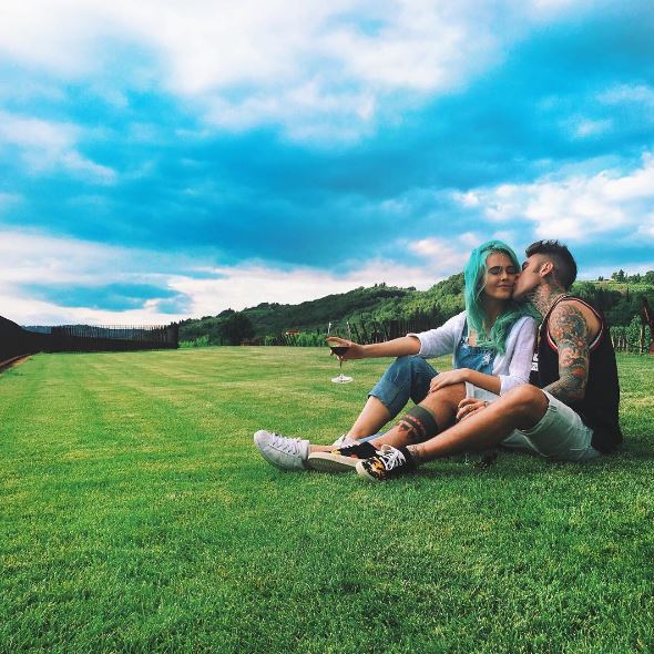 Fedez, rieccolo flirtare con Tiger Lily