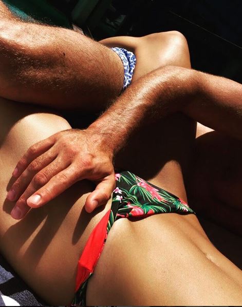 Nicole, coccole con un uomo misterioso