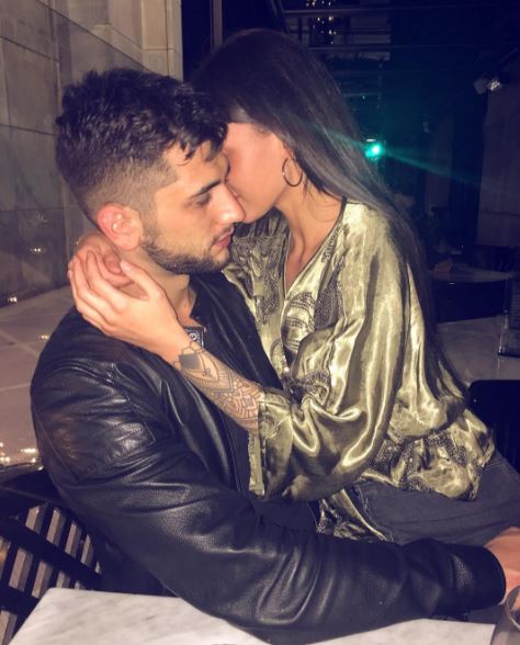 Jeremias Rodriguez, baci a Ibiza con la fidanzata Sara