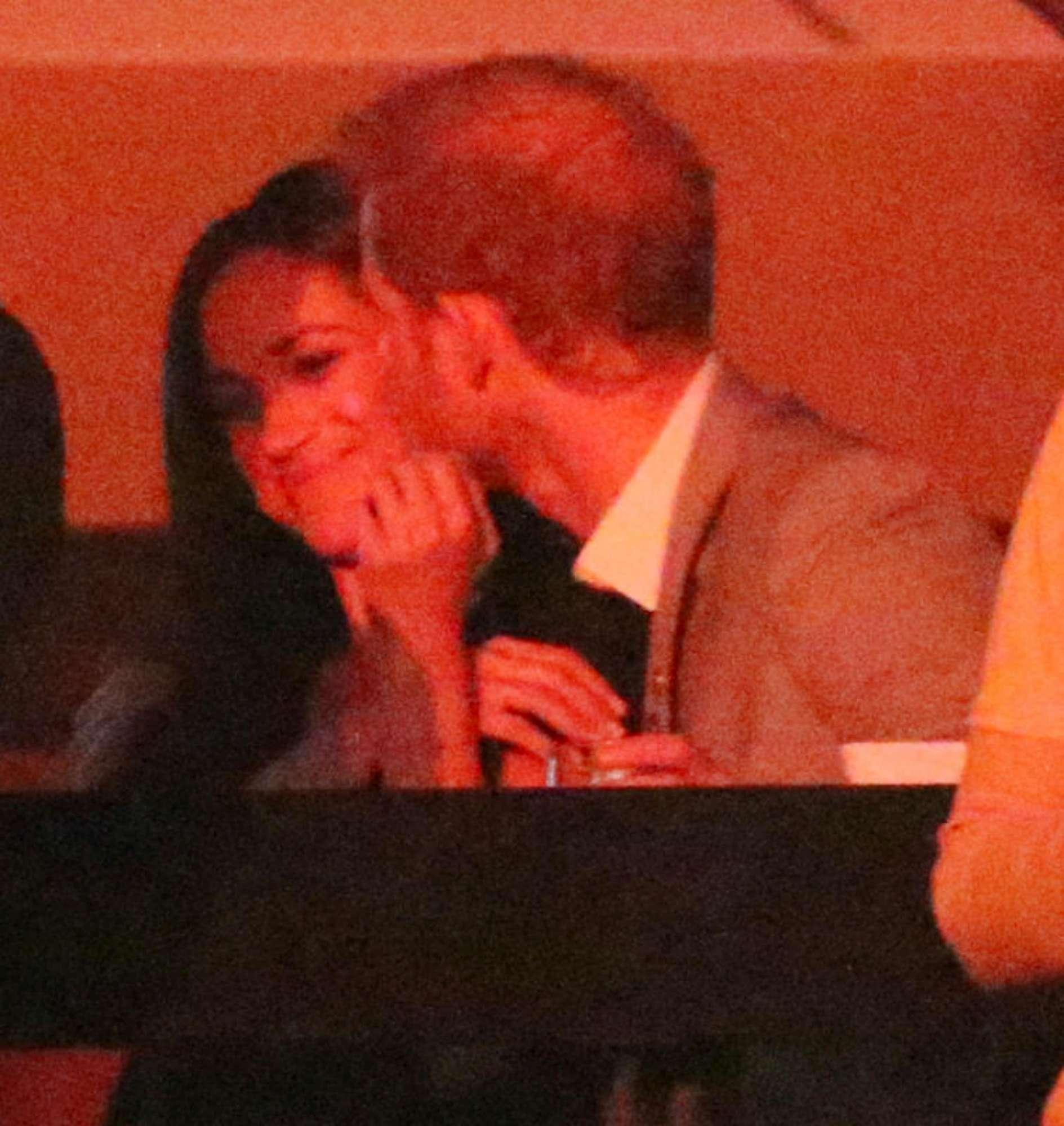 Principe Harry d'Inghilterra sposerà la fidanzata Meghan annuncio ufficiale la data Principe Harry d'Inghilterra sposerà la fidanzata Meghan annuncio ufficiale la data
