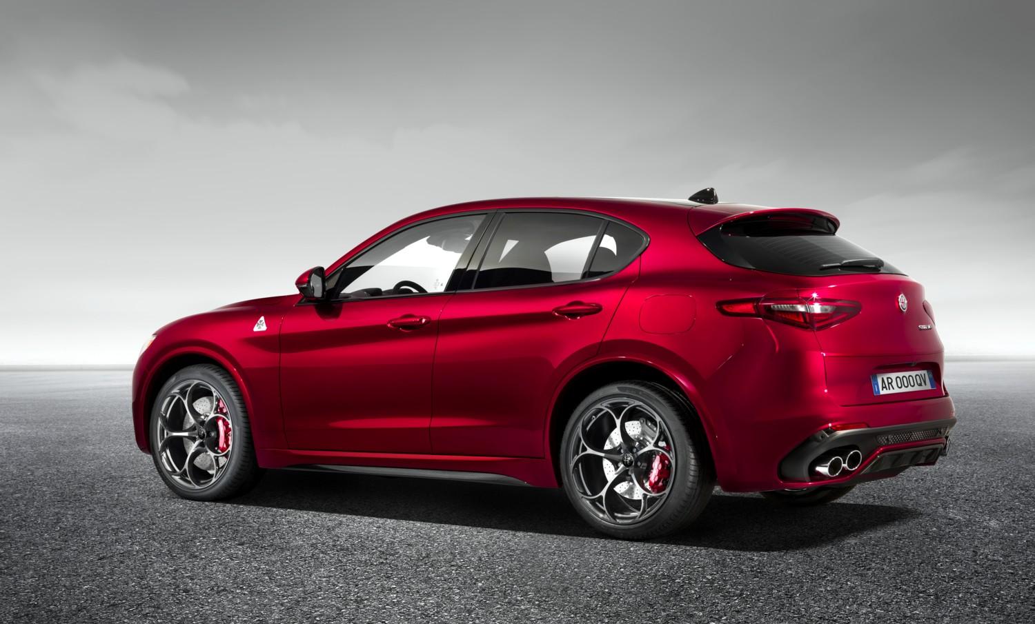 Risultati immagini per alfa romeo stelvio