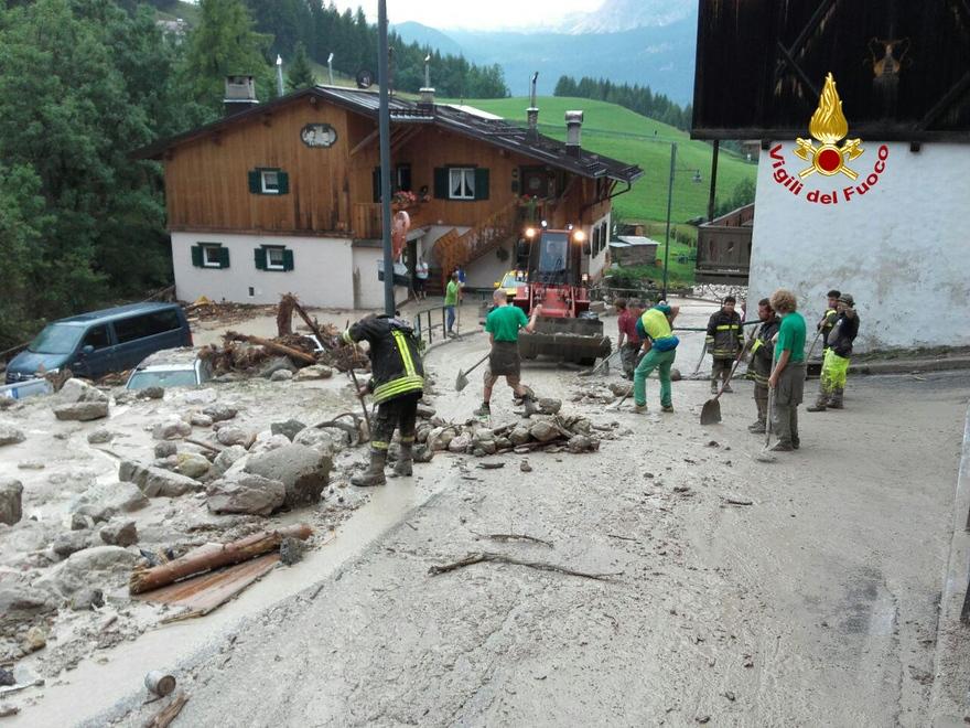 Devastante bomba d acqua su Cortina d Ampezzo