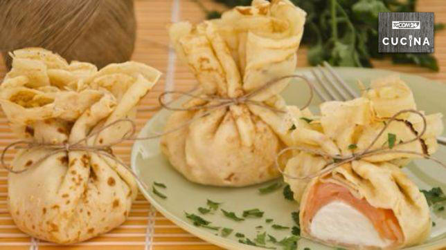 Fagottini di crepes al salmone