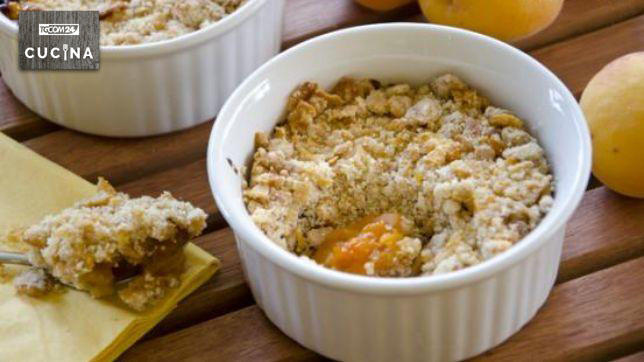Crumble di albicocche ai corn flakes