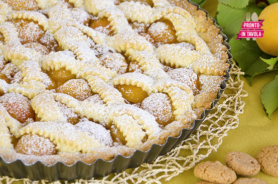 Crostata di albicocche e amaretti