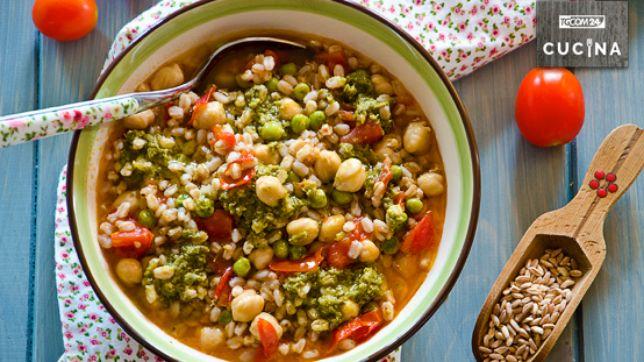 Zuppa di farro al pesto