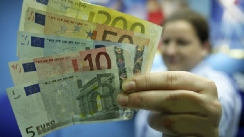 euro soldi bce spread moneta, generica