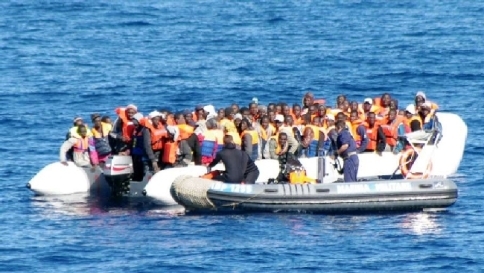 gommone migranti lampedusa