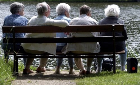 anziani vecchi pensione pensioni parco