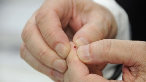 diabete sangue goccia