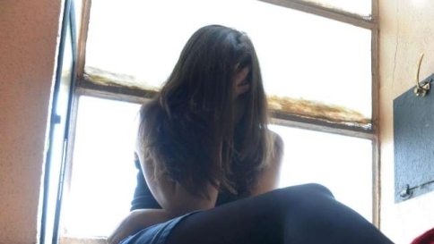 stupro violenza minori cellulare porno molestie abusi telefonino sesso