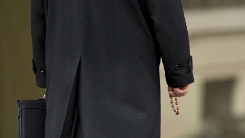 vaticano prete sacerdote cardinale monsignore vescovo