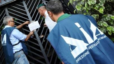 blitz napoli camorra dia