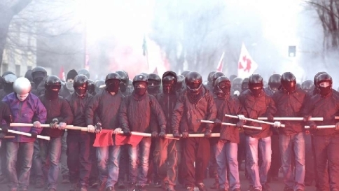 cremona, disordini a corteo antifascista
