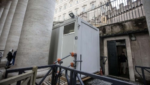 docce san pietro clochard senzatetto papa colonnato bernini san pietro piazza