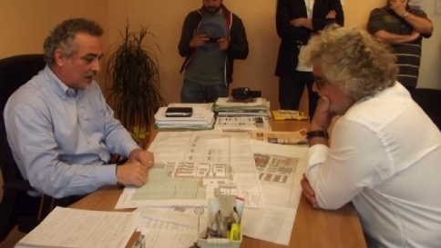 beppe grillo mirandola sindaco maino benatti