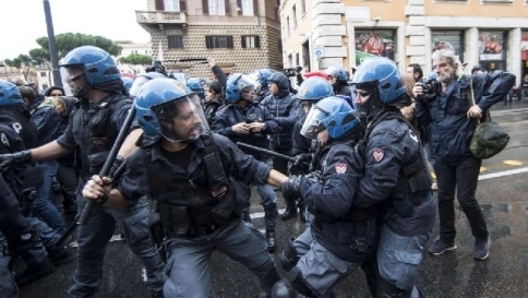 scontri roma corteo jobs act