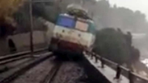 treno deragliato liguria
