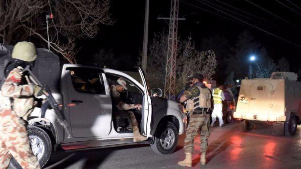 Pakistan, attentato durante festa sciita: 5 morti a Karachi