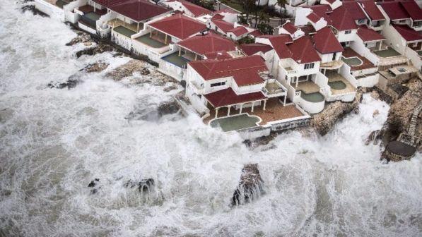 L'uragano Irma investe le Virgin Islands: almeno tre morti