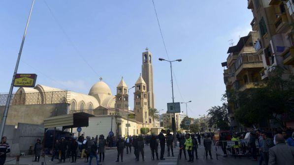 Il Cairo, scontro tra pullman e camion: almeno 14 morti
