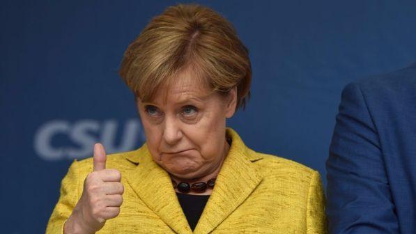 Merkel: "Nessuna crisi acuta, in Ue la crescita è forte"