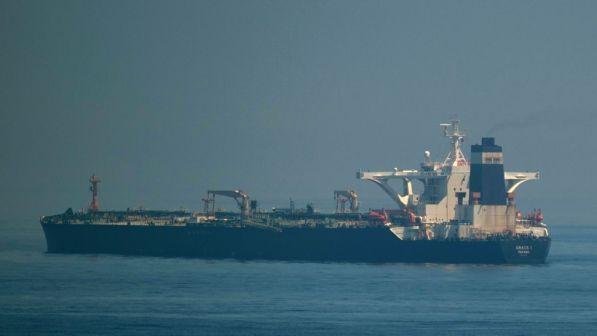 L'Iran avverte gli Usa: "Conseguenze se tentano sequestro nave"