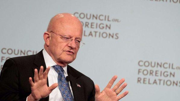 Donald Trump verso la Casa Bianca, si dimette il direttore dell'Intelligence James Clapper