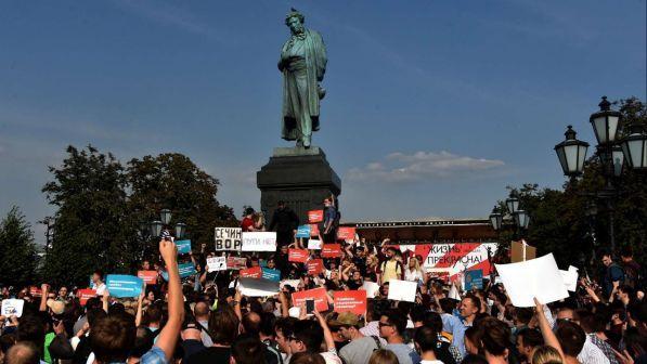 Russia, ong: almeno 153 fermi a cortei contro riforma delle pensioni