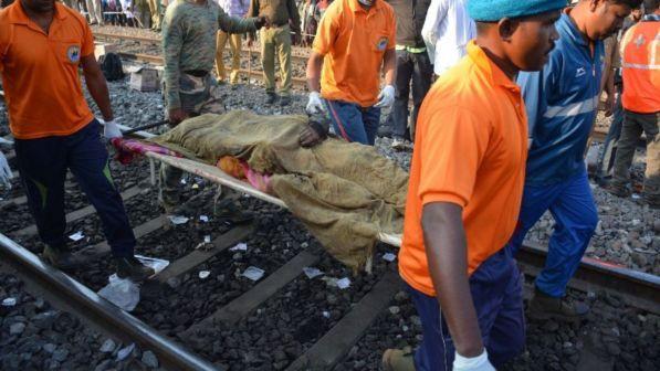 India, deraglia un treno passeggeri: almeno 6 morti e 10 feriti
