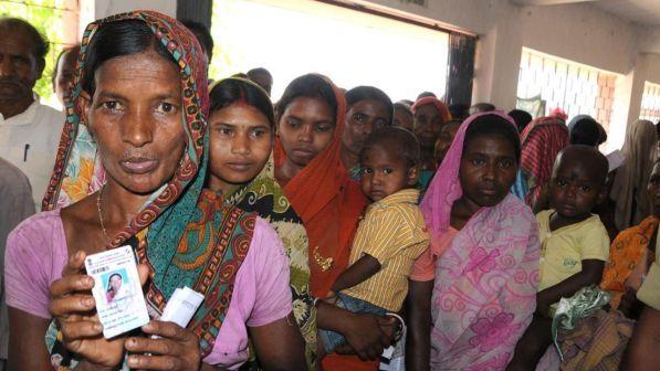 Elezioni in India, al via lo spoglio: coalizione premier Modi avanti