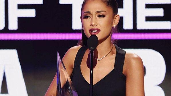 American Music Awards, trionfano Ariana Grande e Justin Bieber