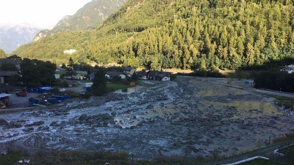 Frana al confine con Svizzera, sospese ricerche degli otto dispersi