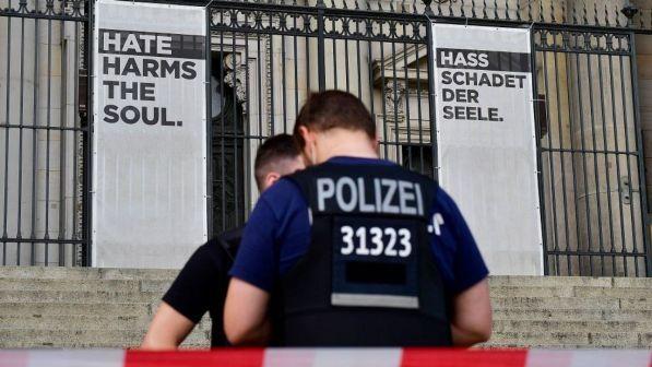 Berlino, aggressione in metrò: feriti gravemente due uomini
