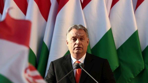 Migranti,Orban:per fermarli non serve Frontex,proteggiamo frontiere