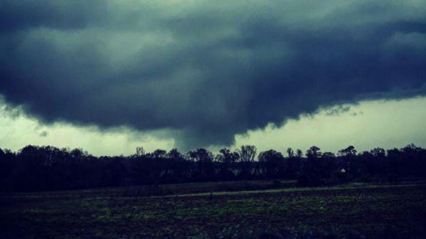 Usa, 21 tornado negli Stati centrali: allarme alluvioni