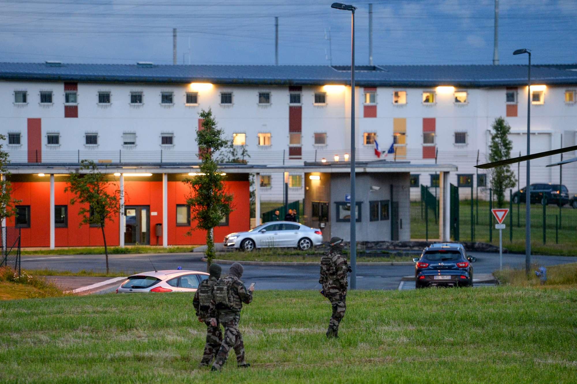 Francia, detenuto prende in ostaggio due guardie carcerarie