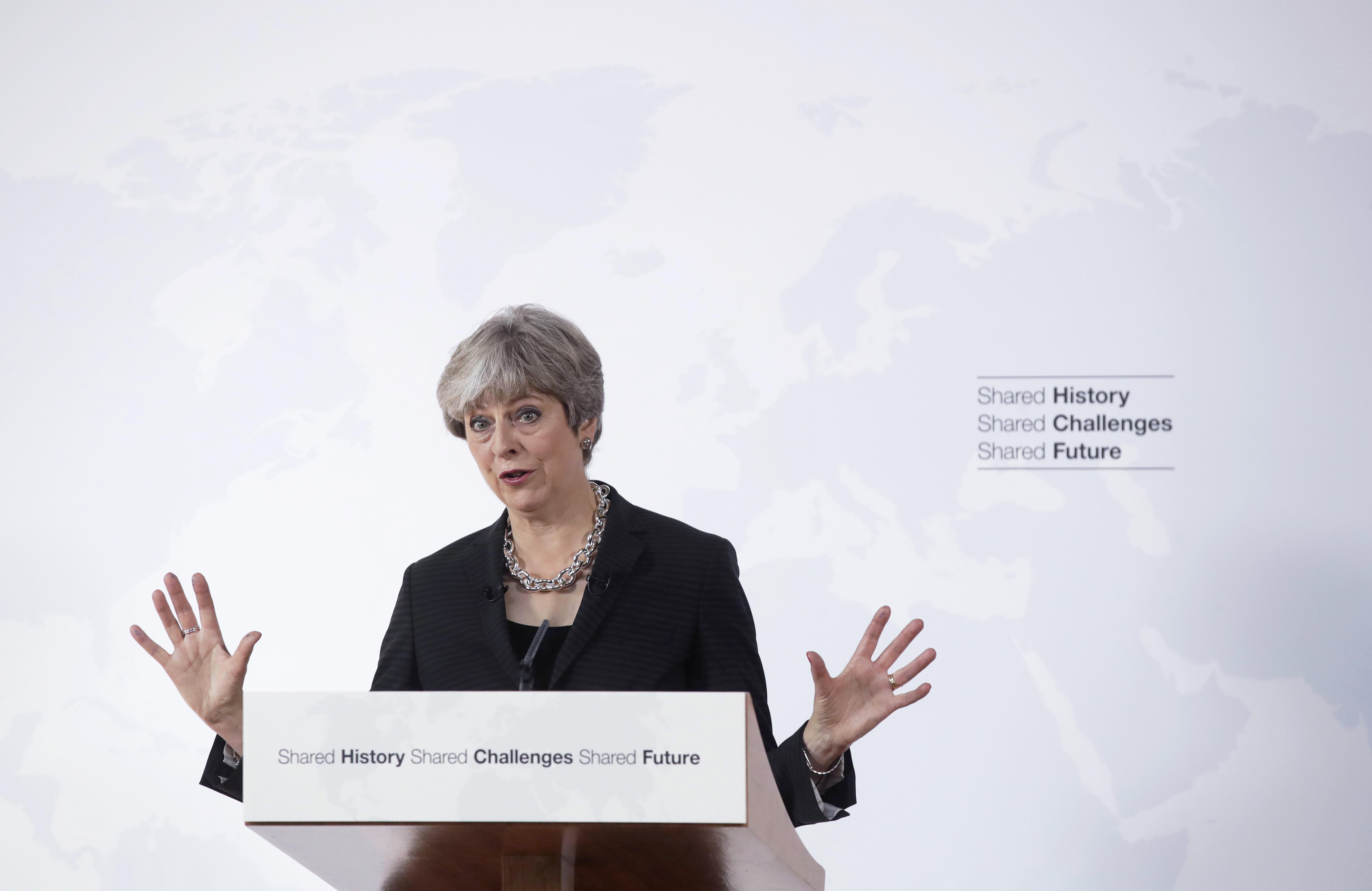 Brexit, May a italiani in Gran Bretagna: vogliamo che restiate