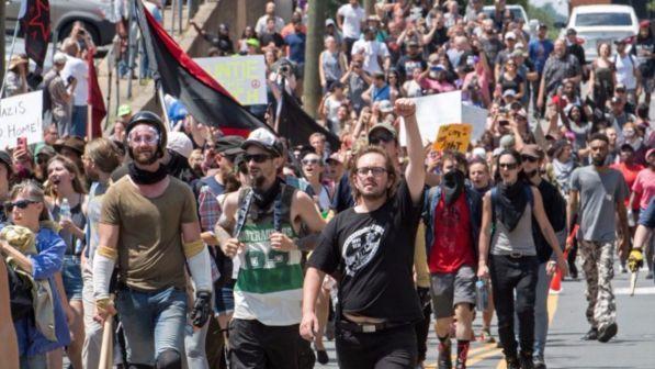 Scontri a Charlottesville, la polizia arresta tre persone