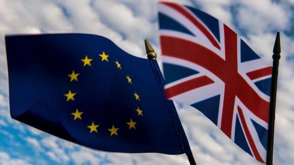 Corte Ue: "La Gran Bretagna può decidere da sola di revocare la Brexit"