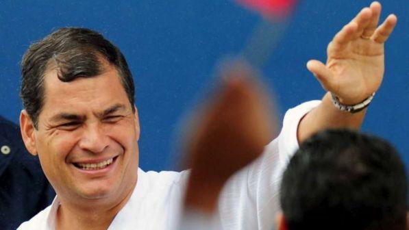 Ecuador, mandato di arresto per l'ex presidente Rafael Correa