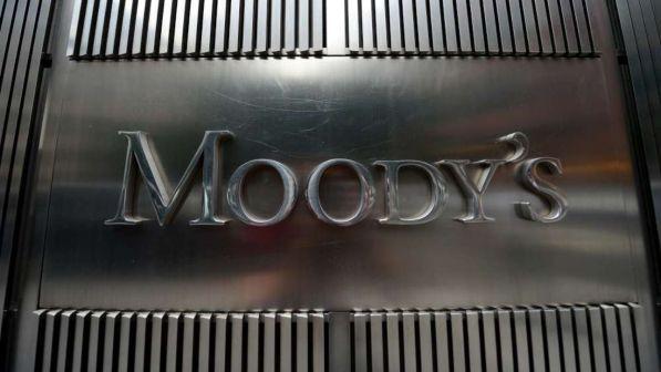 Moody's stima per l'Italia una crescita anemica: Pil +0,4% nel 2019