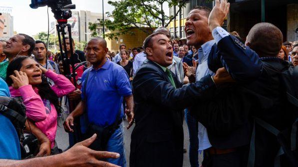 Venezuela, liberato il deputato oppositore Gilber Caro