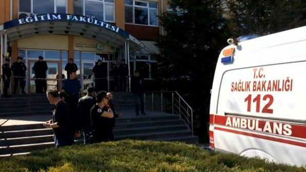 Turchia, sparatoria all'università di Eskisehir: 4 morti