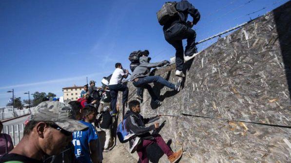 Migranti, Messico chiede inchiesta agli Usa su scontri al confine