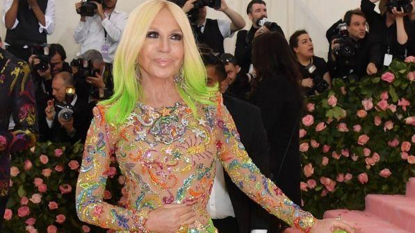 Moda, 'gaffe' in Cina per Versace: le scuse di Donatella