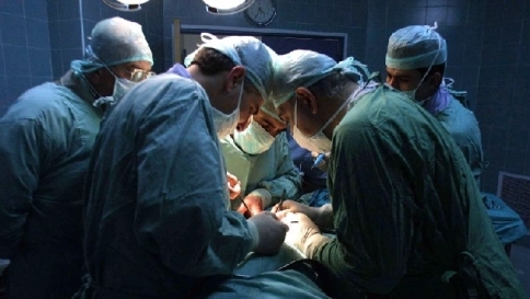 ospedale sanità sala operatoria intervento chirurgo chirurghi chirurgico operazione medico medici
